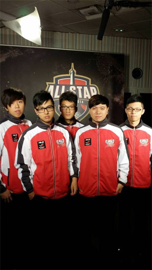 Vitality , NAVI, Falcons , 和 3DMAX 在 StarLadder 布达佩斯 Major 2025 第三阶段的首轮中遭遇了失败